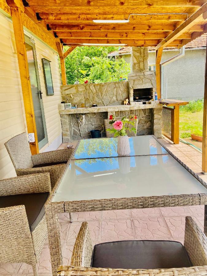 Caravans 10 Min To Tsonevo Lake & 35 Min To Black Sea Екстер'єр фото