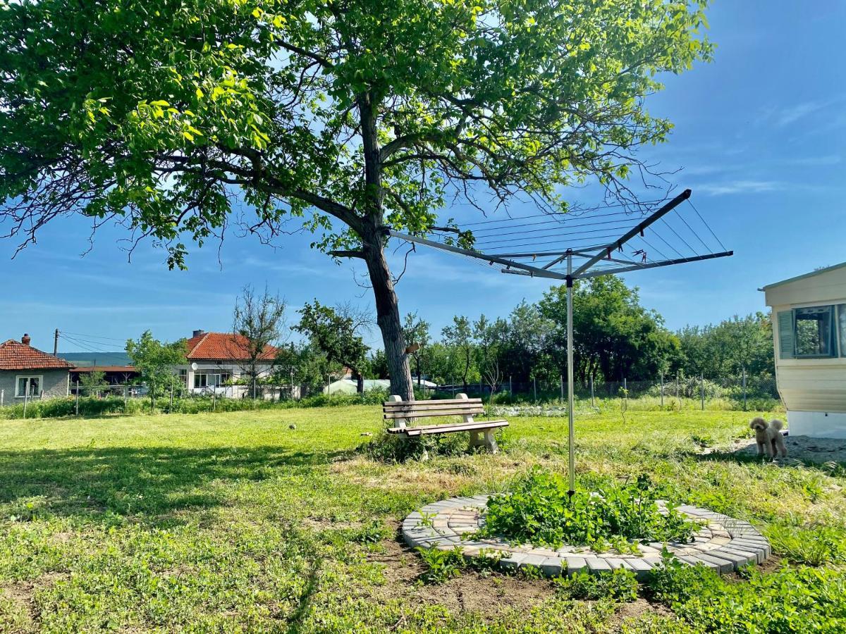 Caravans 10 Min To Tsonevo Lake & 35 Min To Black Sea Екстер'єр фото