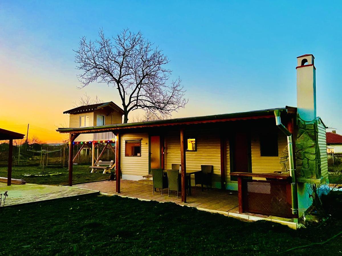 Caravans 10 Min To Tsonevo Lake & 35 Min To Black Sea Екстер'єр фото